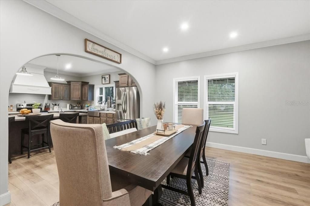 Activo con contrato: $599,999 (4 camas, 2 baños, 2280 Pies cuadrados)