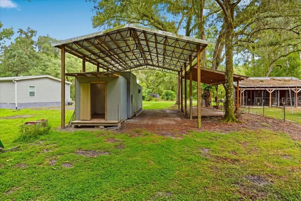 Activo con contrato: $599,999 (4 camas, 2 baños, 2280 Pies cuadrados)