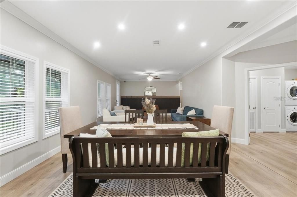 Activo con contrato: $599,999 (4 camas, 2 baños, 2280 Pies cuadrados)