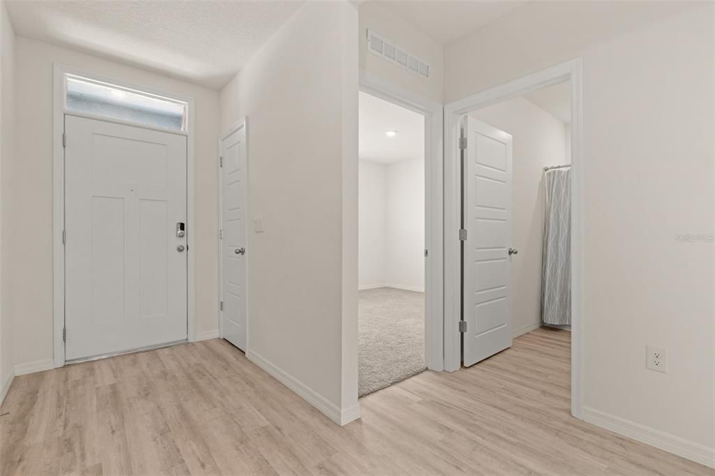 En Renta: $2,250 (4 camas, 2 baños, 1828 Pies cuadrados)