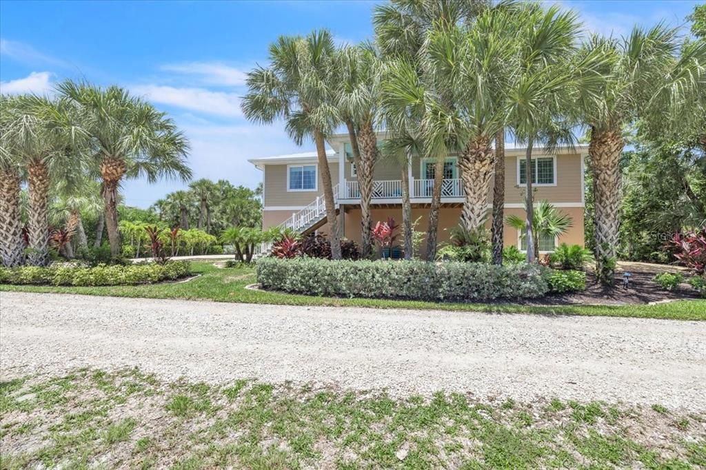 For Sale: $1,390,000 (3 beds, 3 baths, 2296 Square Feet)