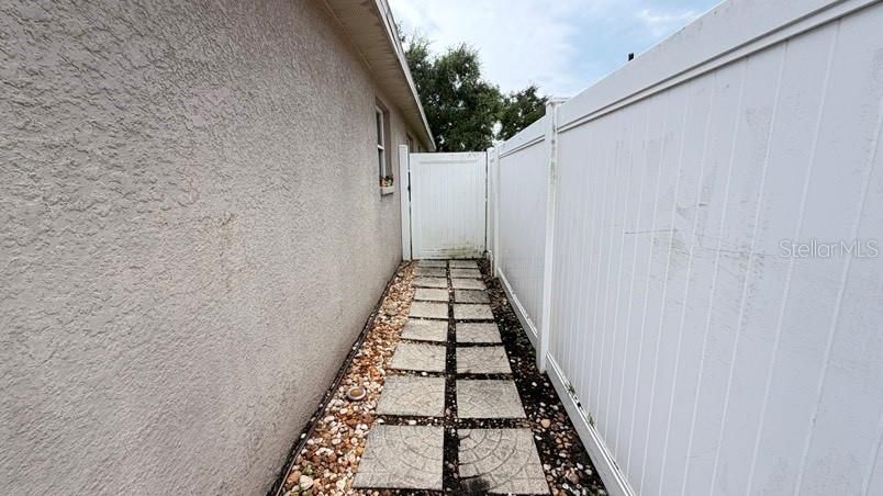 For Rent: $2,200 (3 beds, 2 baths, 1516 Square Feet)