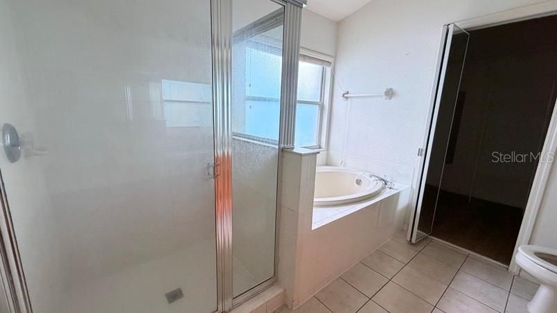 For Rent: $2,200 (3 beds, 2 baths, 1516 Square Feet)