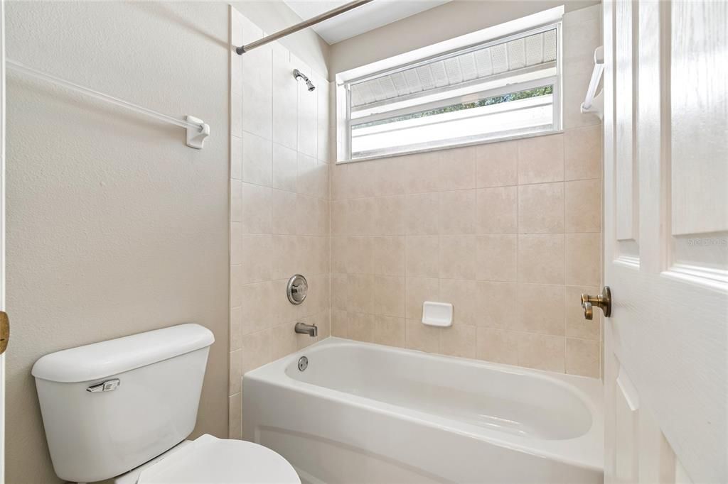 En Venta: $525,000 (3 camas, 3 baños, 2313 Pies cuadrados)