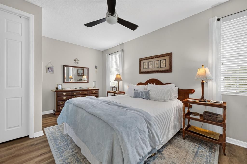 Activo con contrato: $399,900 (3 camas, 2 baños, 1731 Pies cuadrados)