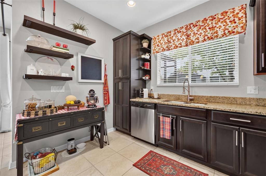 Activo con contrato: $399,900 (3 camas, 2 baños, 1731 Pies cuadrados)