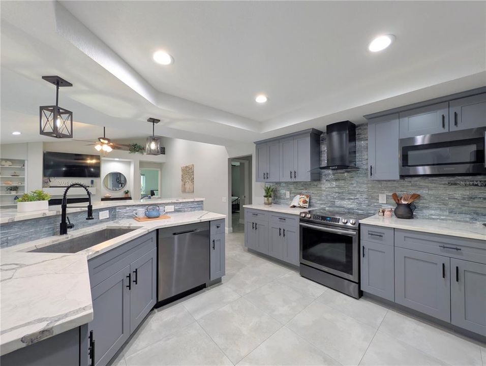 For Sale: $999,500 (5 beds, 3 baths, 3137 Square Feet)