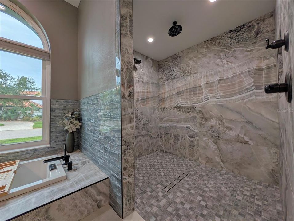 For Sale: $999,500 (5 beds, 3 baths, 3137 Square Feet)