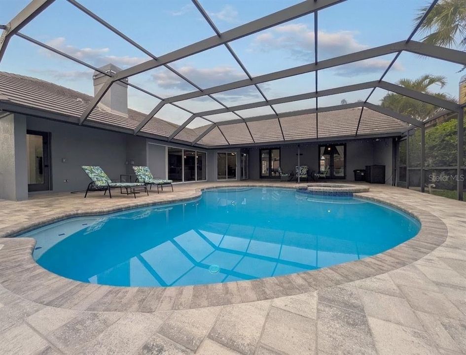 For Sale: $999,500 (5 beds, 3 baths, 3137 Square Feet)
