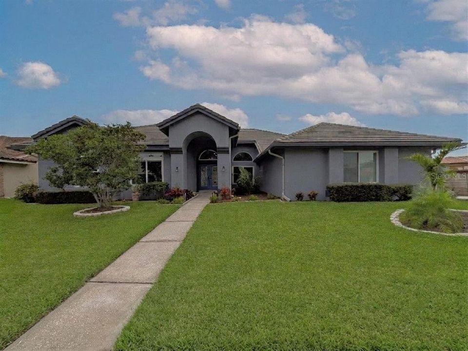 For Sale: $999,500 (5 beds, 3 baths, 3137 Square Feet)
