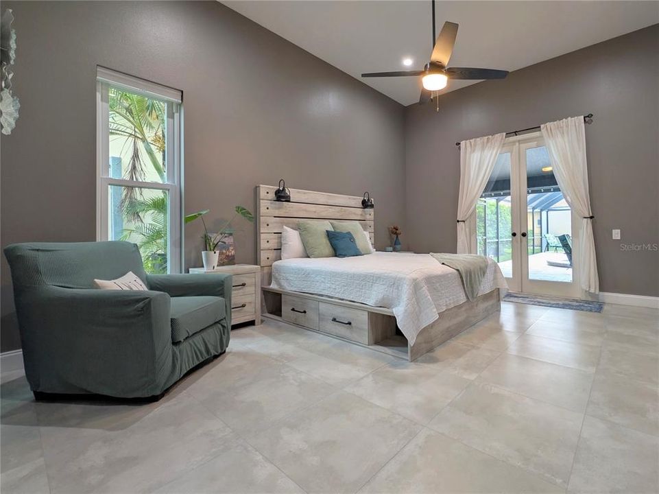 For Sale: $999,500 (5 beds, 3 baths, 3137 Square Feet)