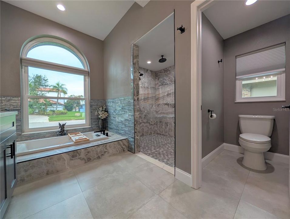 For Sale: $999,500 (5 beds, 3 baths, 3137 Square Feet)