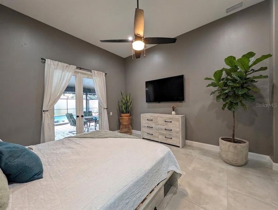 For Sale: $999,500 (5 beds, 3 baths, 3137 Square Feet)