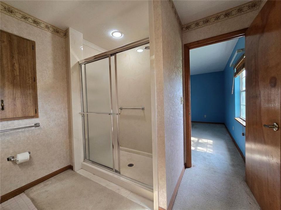 En Venta: $325,000 (3 camas, 2 baños, 2177 Pies cuadrados)