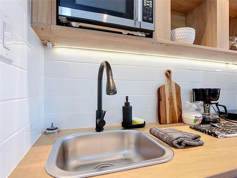 For Sale: $63,000 (1 beds, 1 baths, 300 Square Feet)