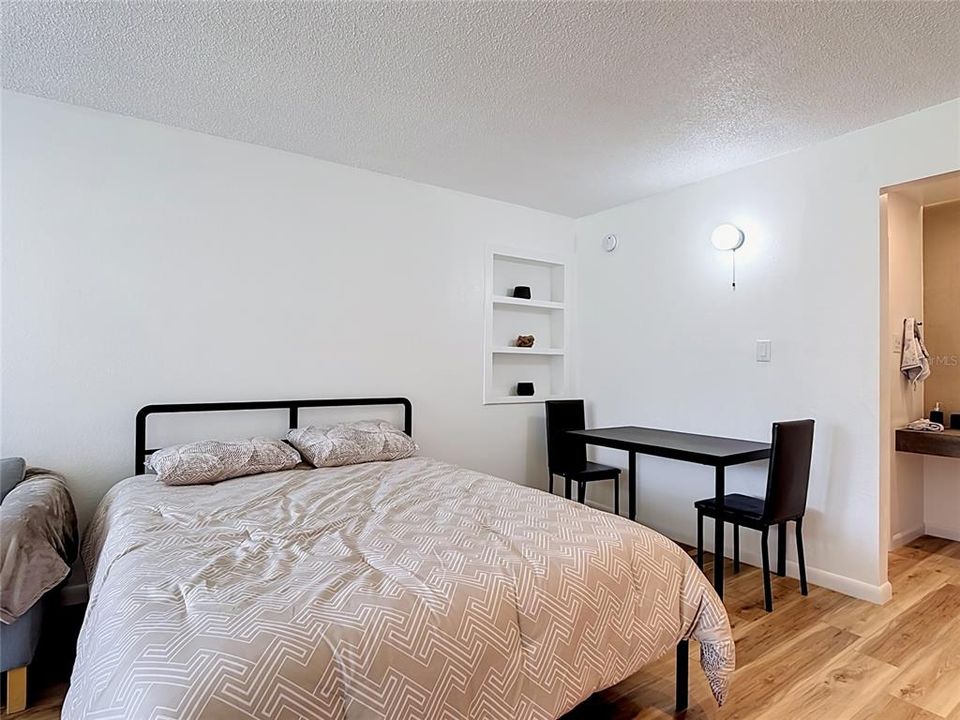 For Sale: $63,000 (1 beds, 1 baths, 300 Square Feet)