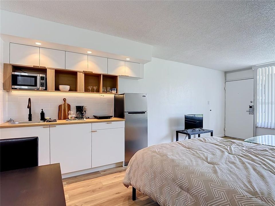 For Sale: $63,000 (1 beds, 1 baths, 300 Square Feet)