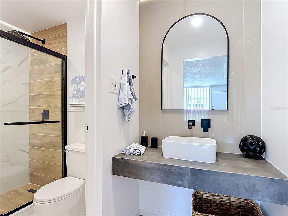 For Sale: $63,000 (1 beds, 1 baths, 300 Square Feet)