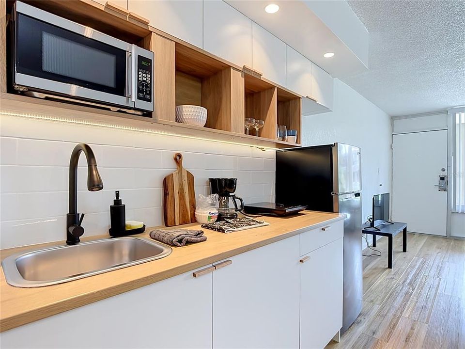For Sale: $63,000 (1 beds, 1 baths, 300 Square Feet)