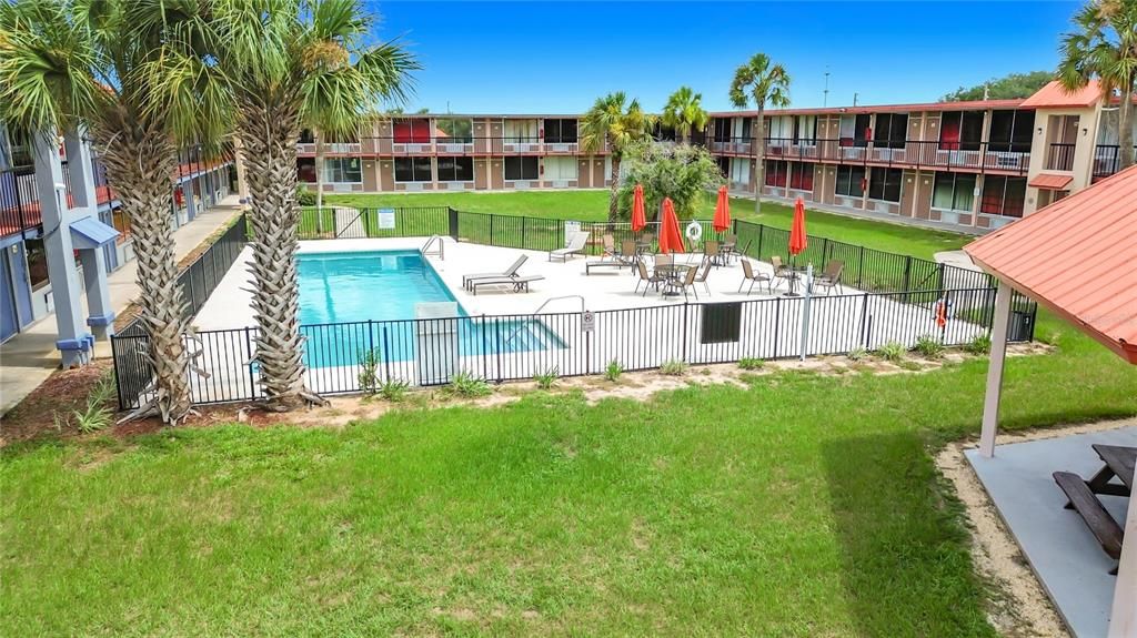 For Sale: $63,000 (1 beds, 1 baths, 300 Square Feet)