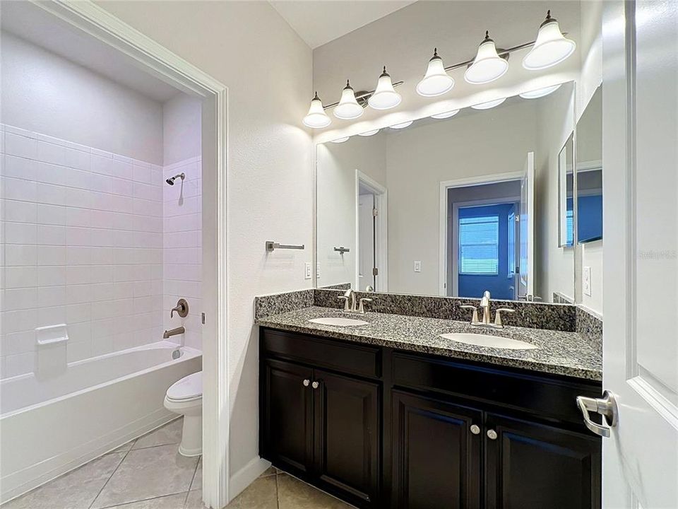 For Sale: $415,000 (3 beds, 2 baths, 1971 Square Feet)
