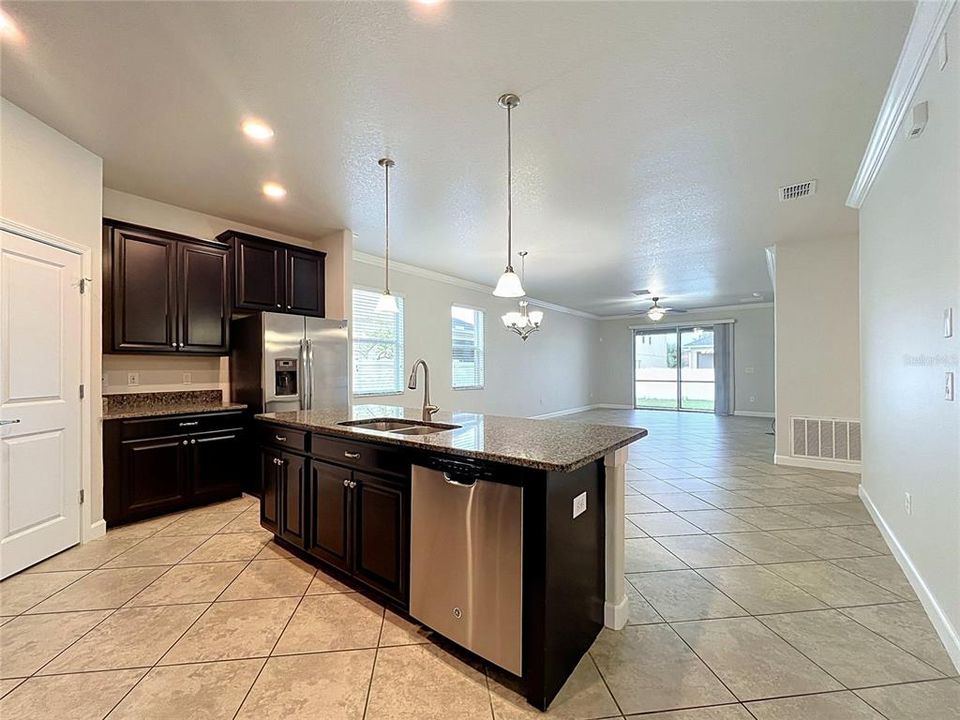 For Sale: $415,000 (3 beds, 2 baths, 1971 Square Feet)