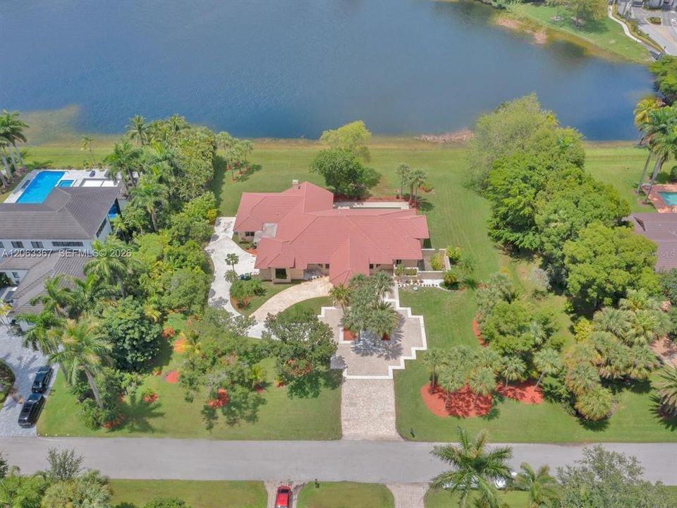 For Sale: $4,500,000 (7 beds, 5 baths, 4191 Square Feet)