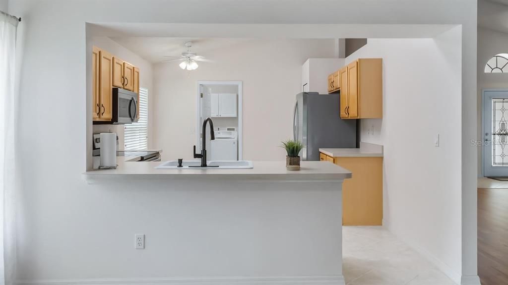 For Sale: $326,900 (2 beds, 2 baths, 1705 Square Feet)