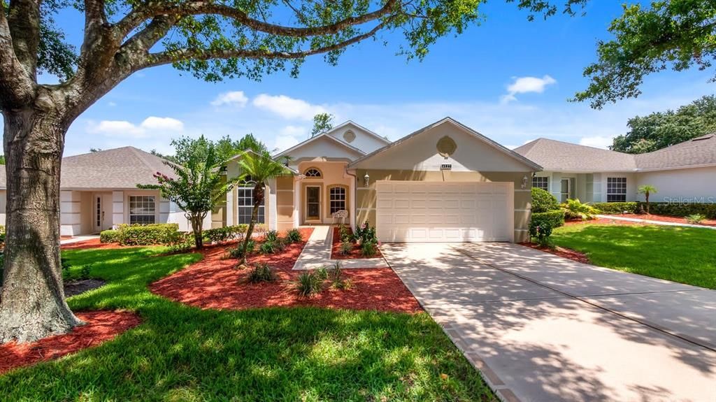 For Sale: $326,900 (2 beds, 2 baths, 1705 Square Feet)