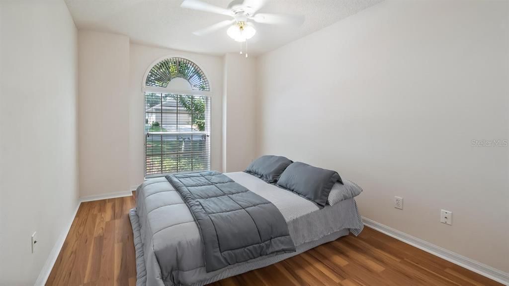 For Sale: $326,900 (2 beds, 2 baths, 1705 Square Feet)
