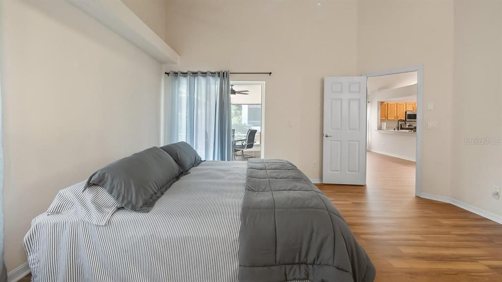 For Sale: $326,900 (2 beds, 2 baths, 1705 Square Feet)
