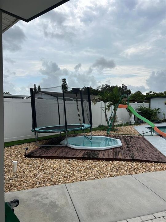 For Sale: $550,000 (3 beds, 2 baths, 1486 Square Feet)