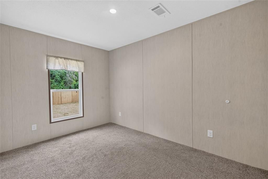 For Sale: $198,500 (3 beds, 2 baths, 1352 Square Feet)
