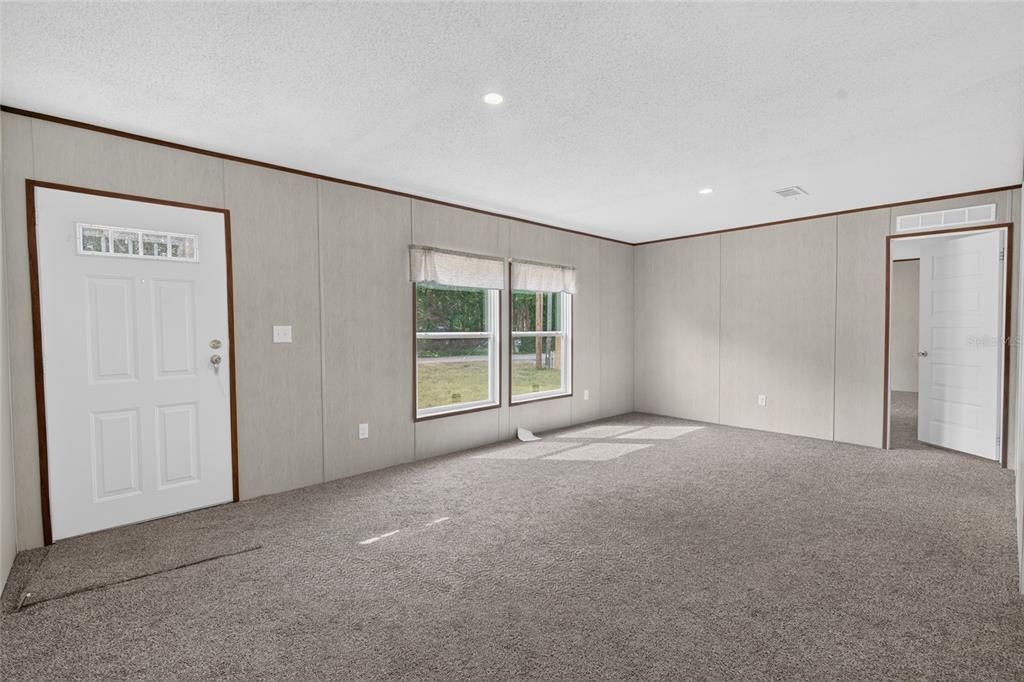 For Sale: $198,500 (3 beds, 2 baths, 1352 Square Feet)