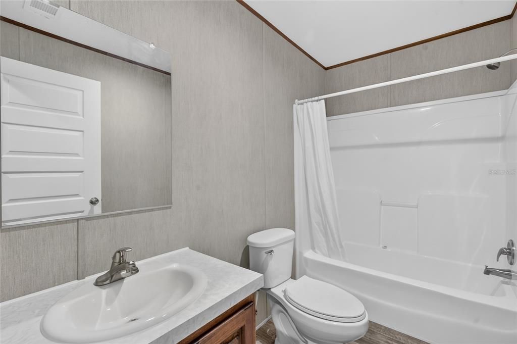 For Sale: $198,500 (3 beds, 2 baths, 1352 Square Feet)