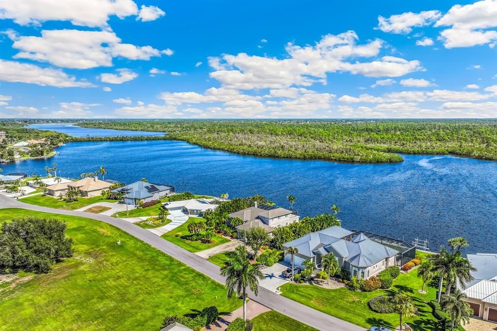 For Sale: $1,495,000 (3 beds, 4 baths, 3193 Square Feet)
