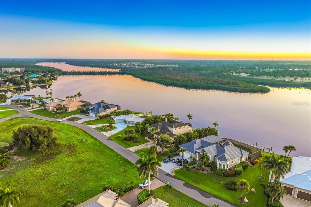 For Sale: $1,495,000 (3 beds, 4 baths, 3193 Square Feet)