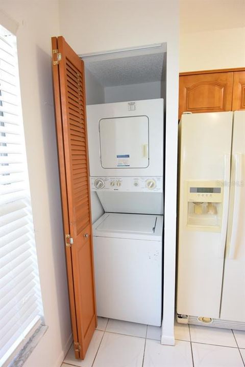 На продажу: $135,000 (2 спален, 2 ванн, 1055 Квадратных фут)