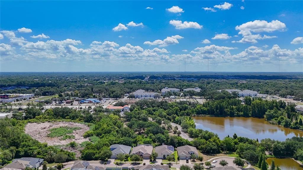 Activo con contrato: $429,000 (4 camas, 3 baños, 2763 Pies cuadrados)