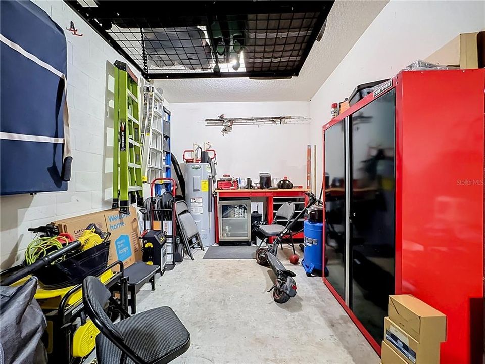 Activo con contrato: $429,000 (4 camas, 3 baños, 2763 Pies cuadrados)