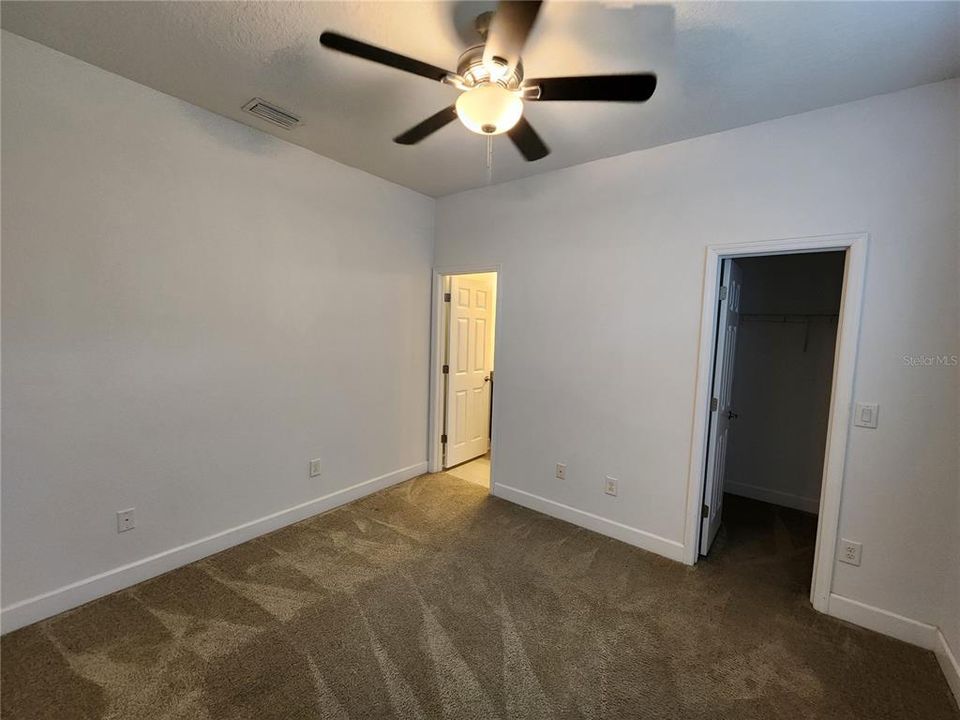 Activo con contrato: $429,000 (4 camas, 3 baños, 2763 Pies cuadrados)