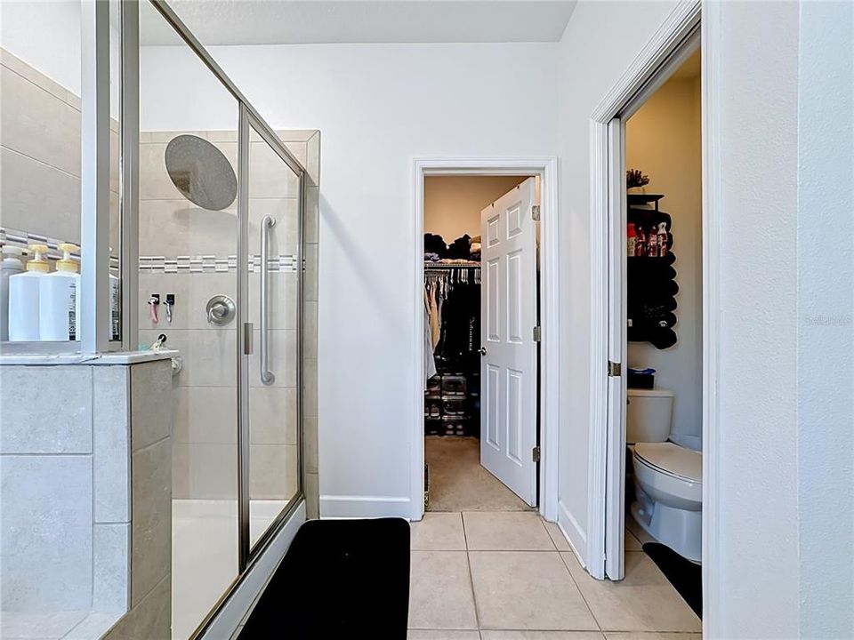 Activo con contrato: $429,000 (4 camas, 3 baños, 2763 Pies cuadrados)