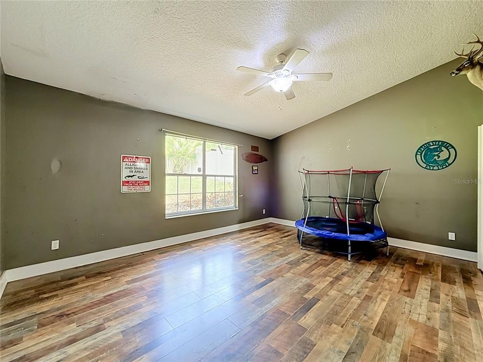 Active With Contract: $435,000 (4 beds, 2 baths, 2428 Square Feet)