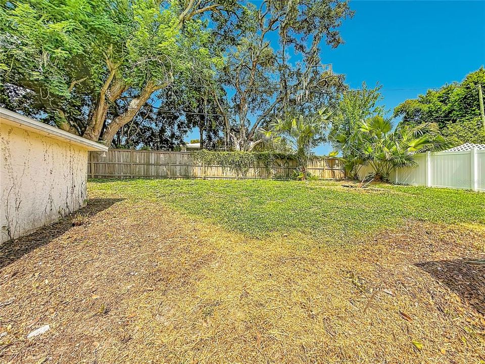 Active With Contract: $435,000 (4 beds, 2 baths, 2428 Square Feet)