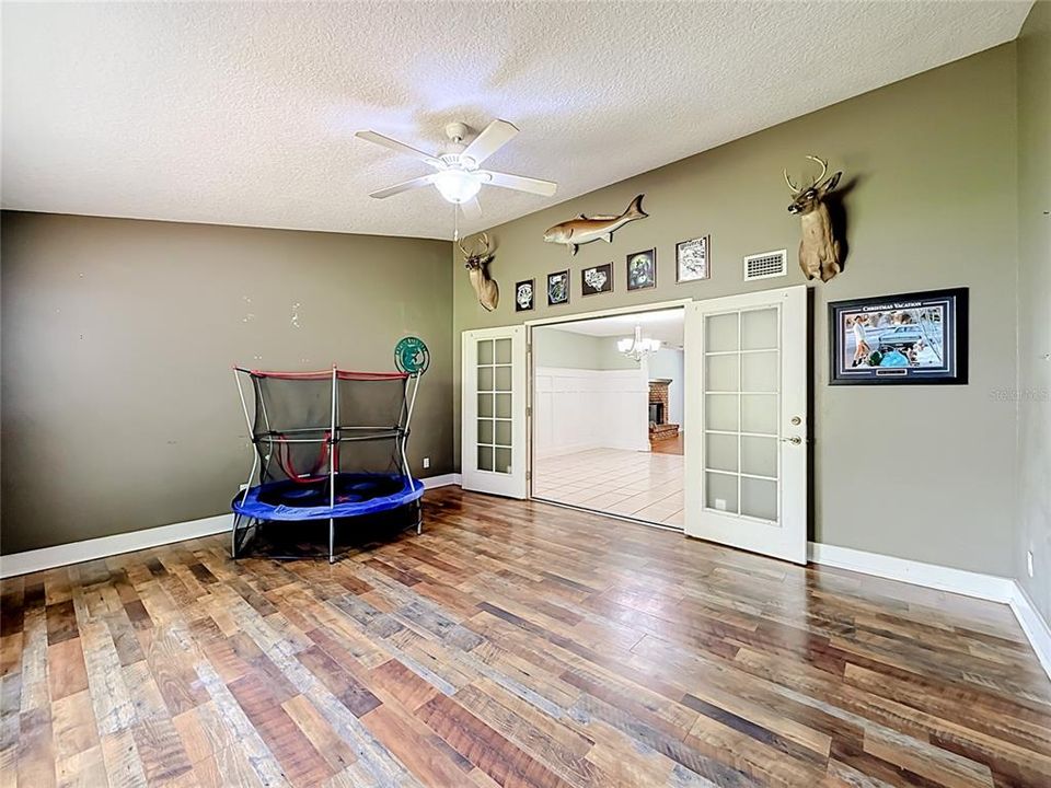 Active With Contract: $435,000 (4 beds, 2 baths, 2428 Square Feet)