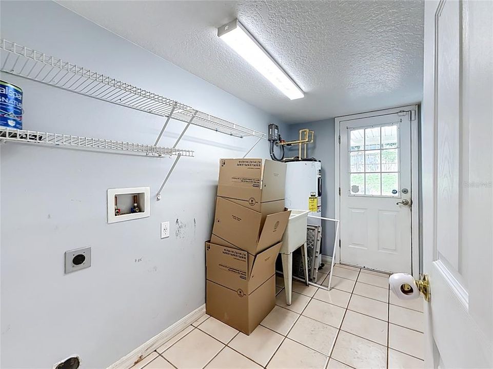 Active With Contract: $435,000 (4 beds, 2 baths, 2428 Square Feet)