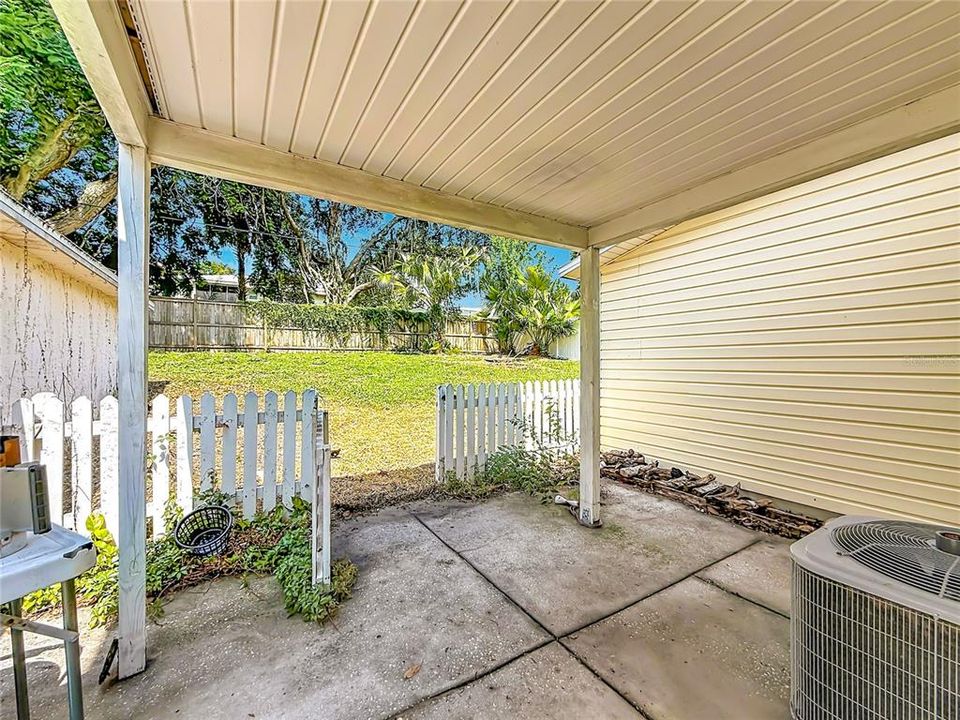 Active With Contract: $435,000 (4 beds, 2 baths, 2428 Square Feet)