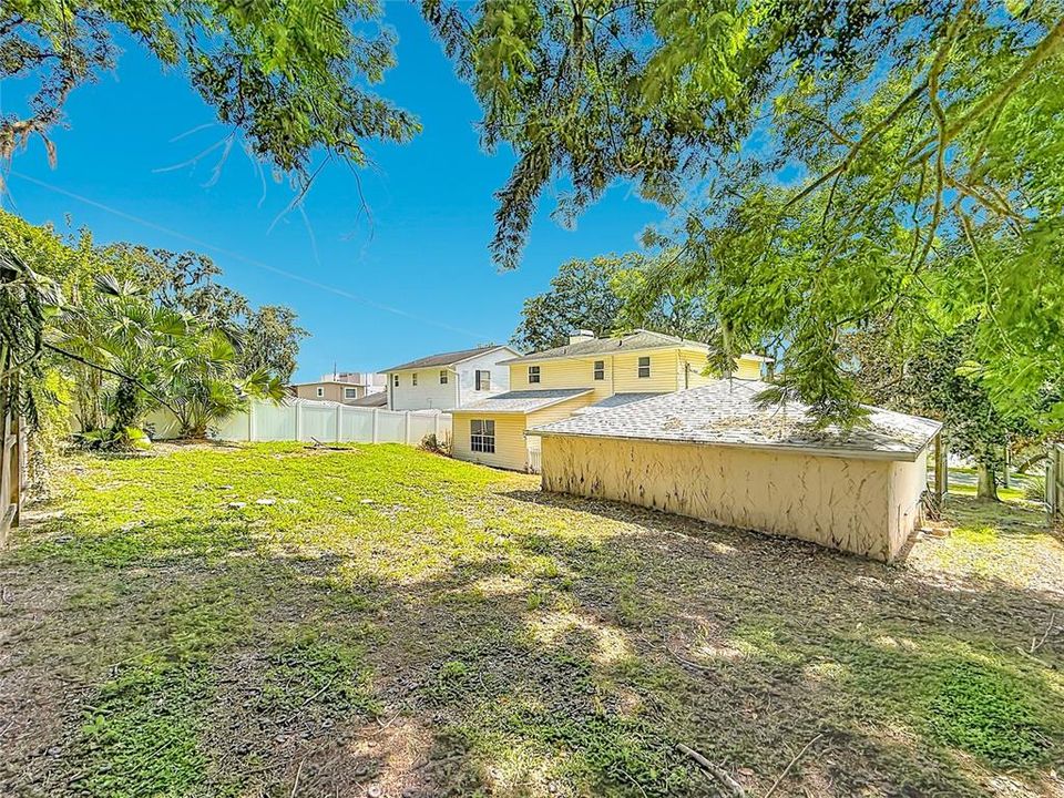Active With Contract: $435,000 (4 beds, 2 baths, 2428 Square Feet)