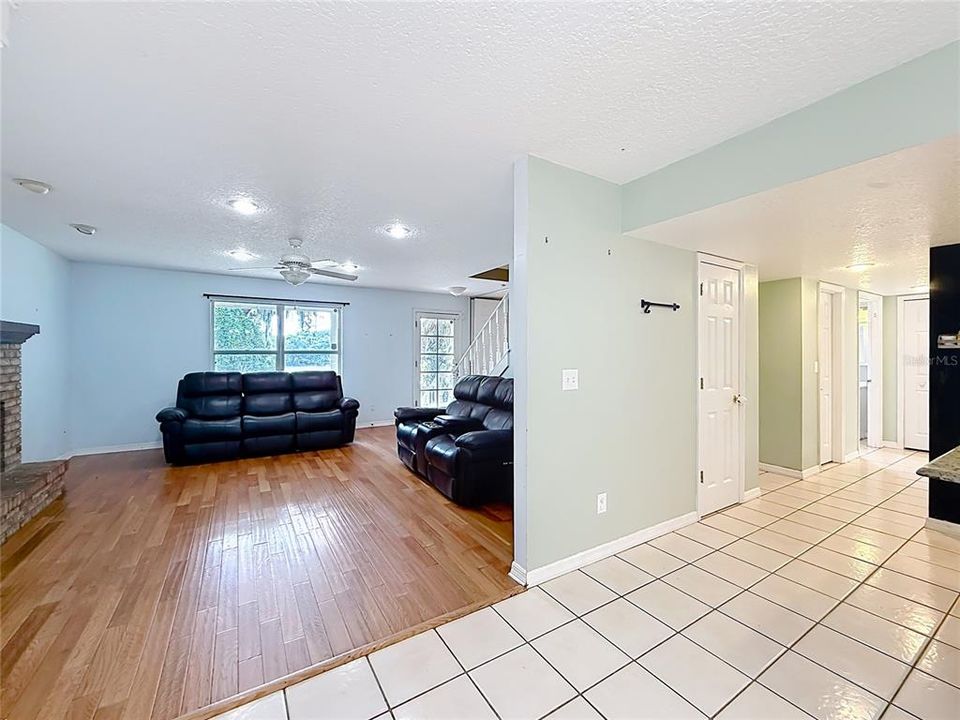 Active With Contract: $435,000 (4 beds, 2 baths, 2428 Square Feet)