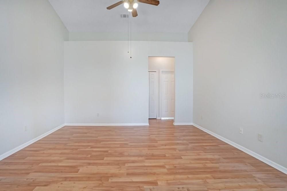 For Sale: $395,000 (3 beds, 2 baths, 1600 Square Feet)